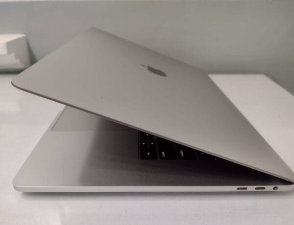 1MacBook-2017
