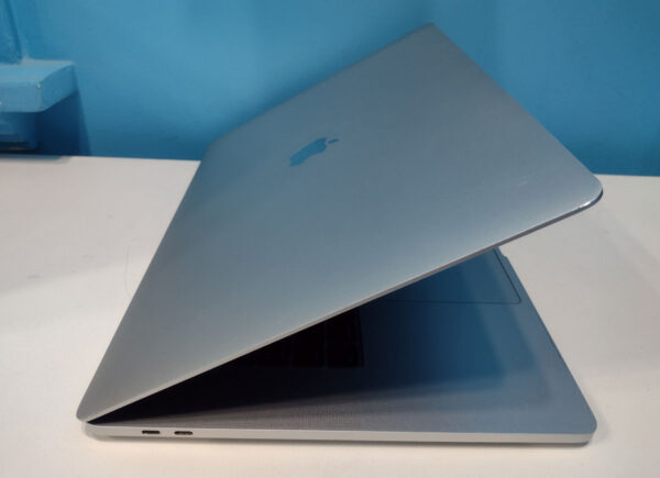 mackbook-i7