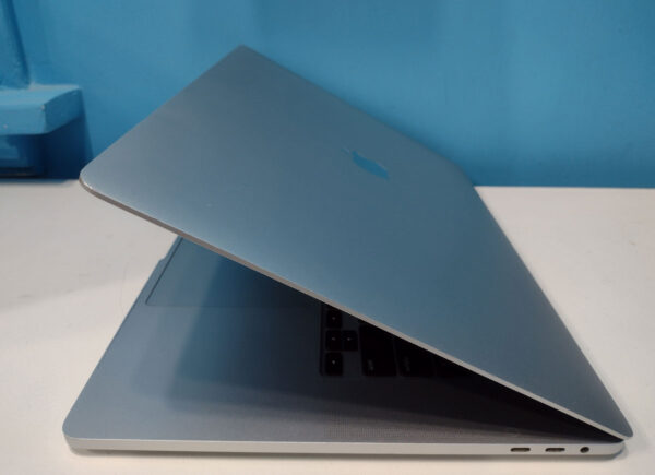 mackbook-i7