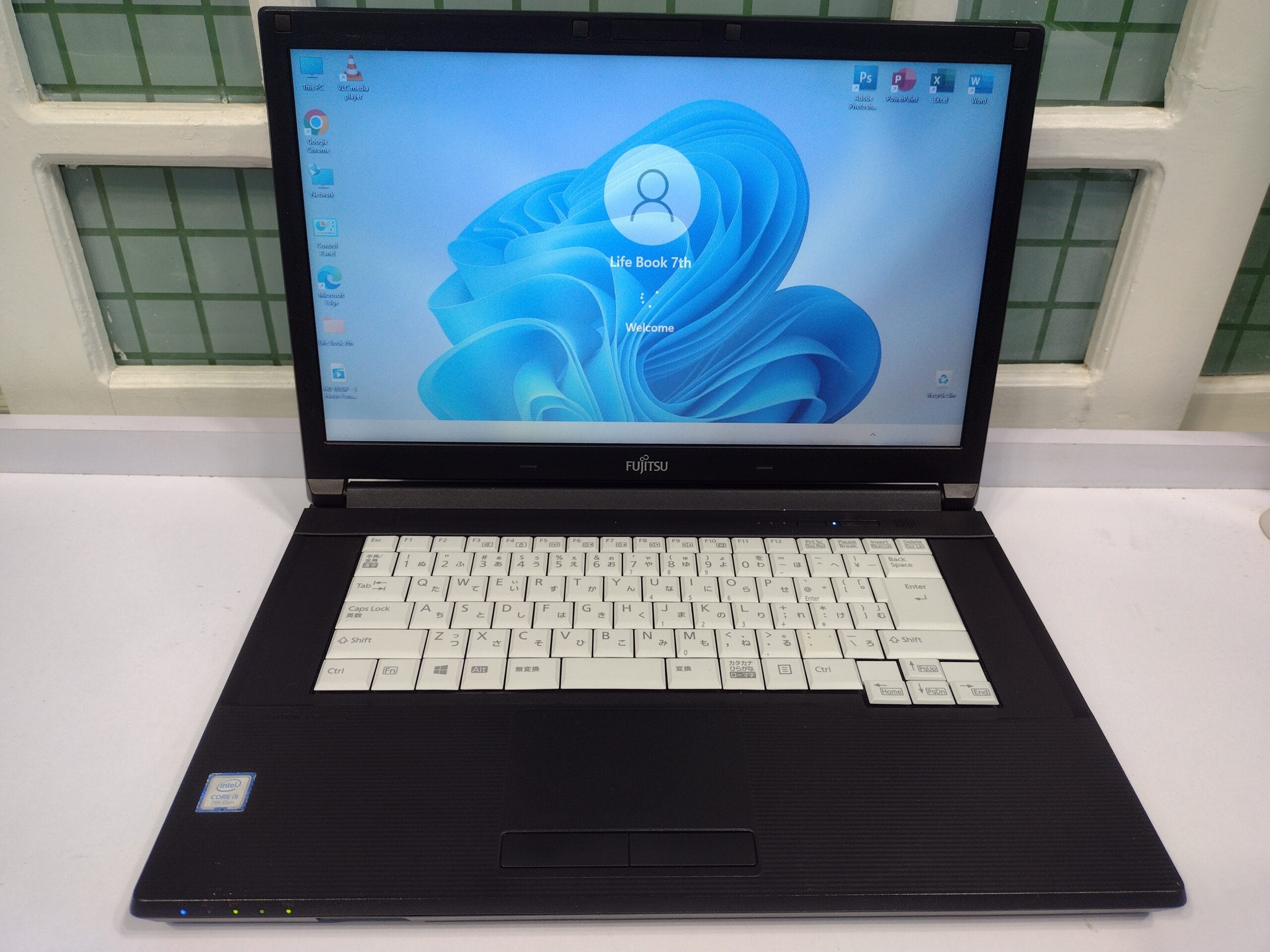 Fujistu Life Book A577