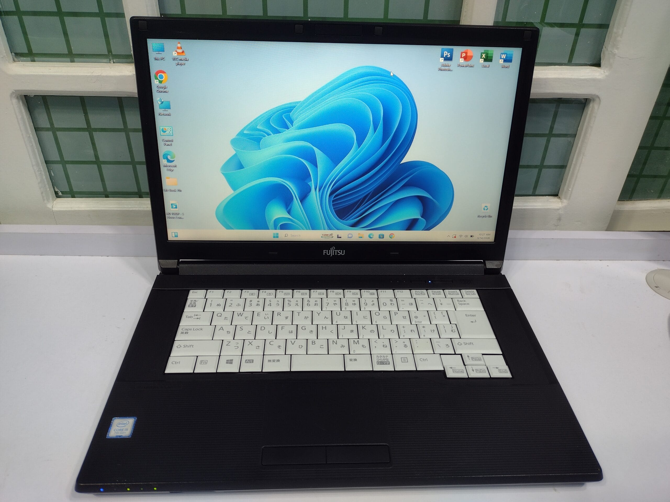 Fujistu Life Book A577